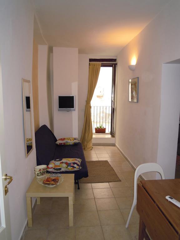 Borgo Antico Apartment Монополи Стая снимка