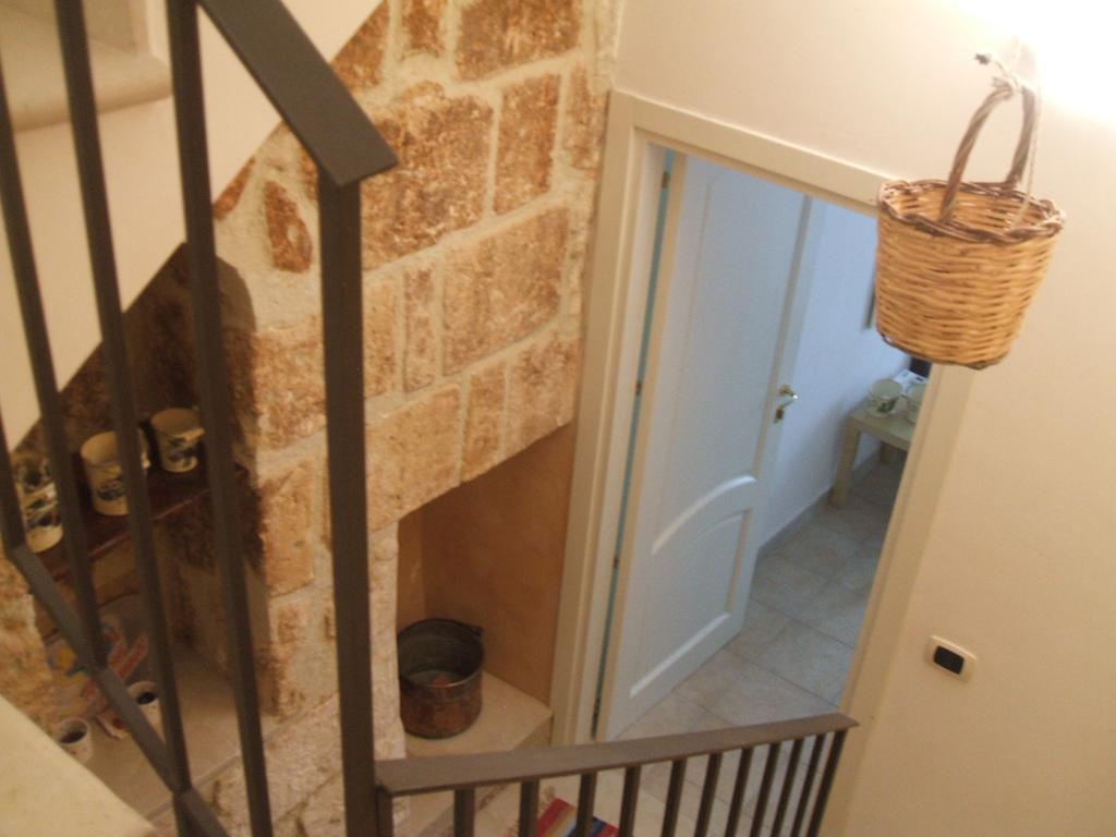 Borgo Antico Apartment Монополи Стая снимка